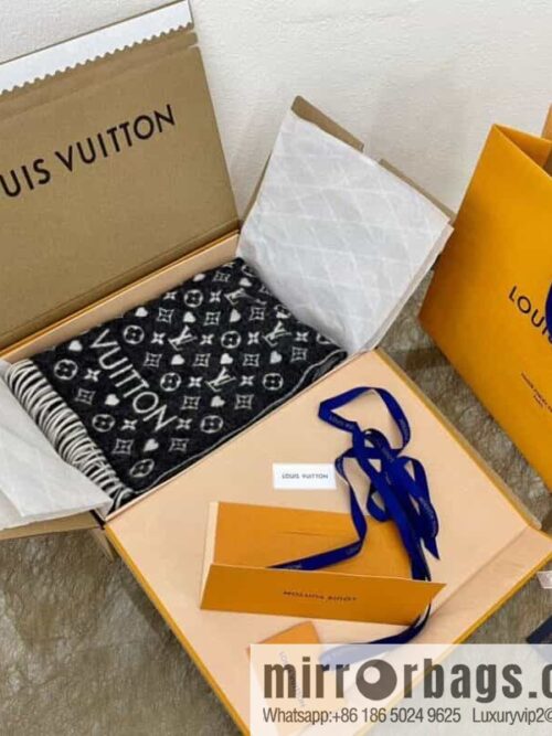 IMG_0275-800x800pf24k4nm0xf83290_20250701203543.jpg LV Louis Vuitton 100% cashmere scarf Mp2907