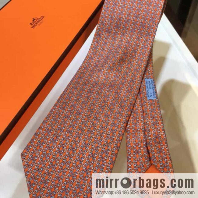 Hermes 100% top twill silk + wool inner three-color chain tie