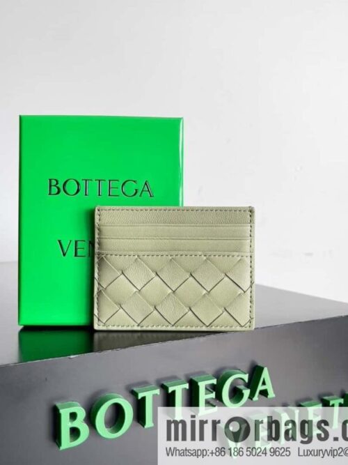 IMG_0306-800x800mdwicofatnk71274_20250719061638.jpg BV new braided card holder model 731956 BV braided card holder model number: 743209 Dongshi green