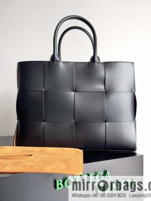 IMG_0393-800x800lzs0ncmkgtu71173_20250719030851.jpg 38Cm small four grid B home 2023 early spring new Arco Tote clutch bag model; 729244 Intreccio woven leather (fabric) tote handbag