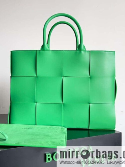 IMG_0411-800x800mkjweqr34k571148_20250719030837.jpg 38Cm small four grid B home 2023 early spring new Arco Tote clutch bag model; 729244 Intreccio woven leather (fabric) tote handbag