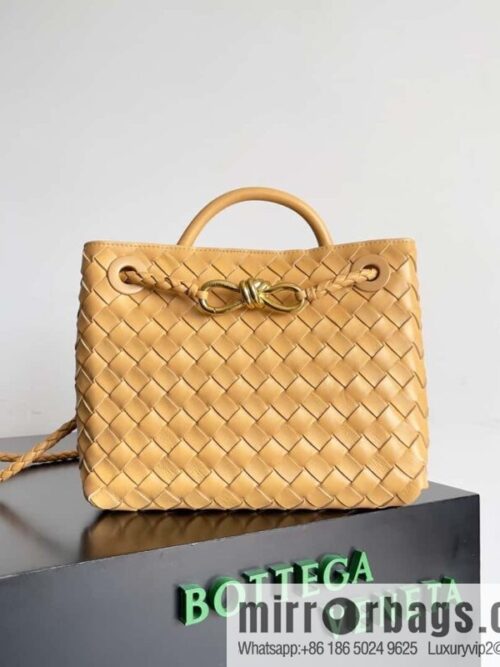 IMG_0538-800x800m1d5cbttboc70789_20250719030514.jpg BV\'s 2023 new Andiamond tote bag small model number: 743568 almond color.