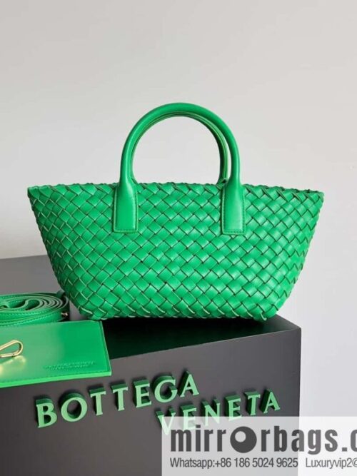 IMG_0684-800x8005ruo4kkdqpi70700_20250719030423.jpg BV Mini Cabat Limited Edition mini vegetable basket BAG model; 709464 green pepper green