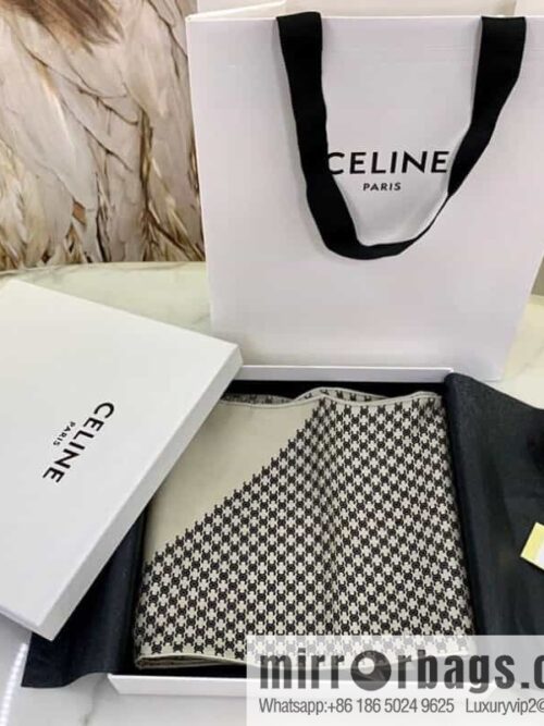 IMG_0728-800x800lvduzjscbqa112246_20250702103939.jpg CELINE Celine Arc de Triomphae logo triomphae silk scarf