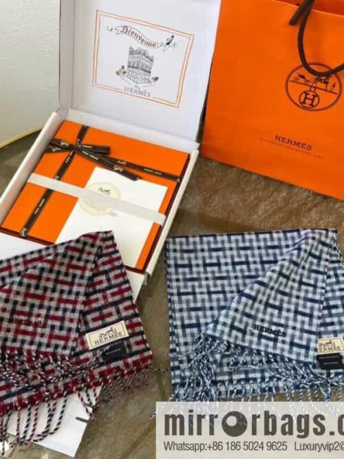 IMG_0832-800x800vzmdi5k1p3t83211_20250701203336.jpg Hermes Hermes Plaid\'H \'Pattern Cashmere Scarf