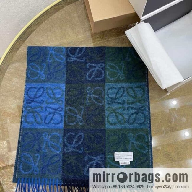 IMG_0842-800x800111upggddkl103339_20250702053138.jpg LOEWE 90% wool + 10% cashmere Anagram presbyopia scarf