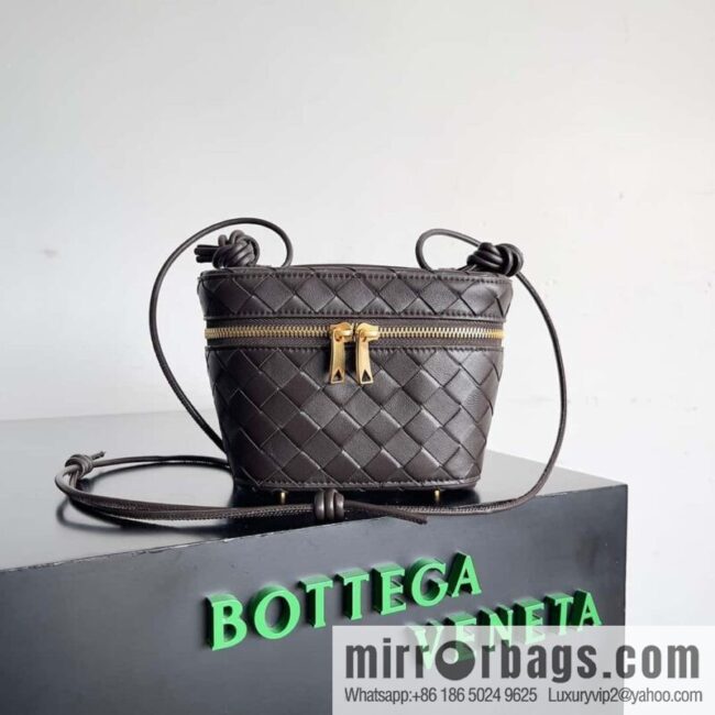 2023 new BV small box Bottega Veneta woven mini pouch model; 743551 small box bag