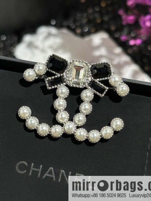 IMG_0979-800x800hiq3wrc0ykx129498_20250702211748.jpg ☀️New ☑️ Chanel Double C Bow Pearl Brooch ☀️