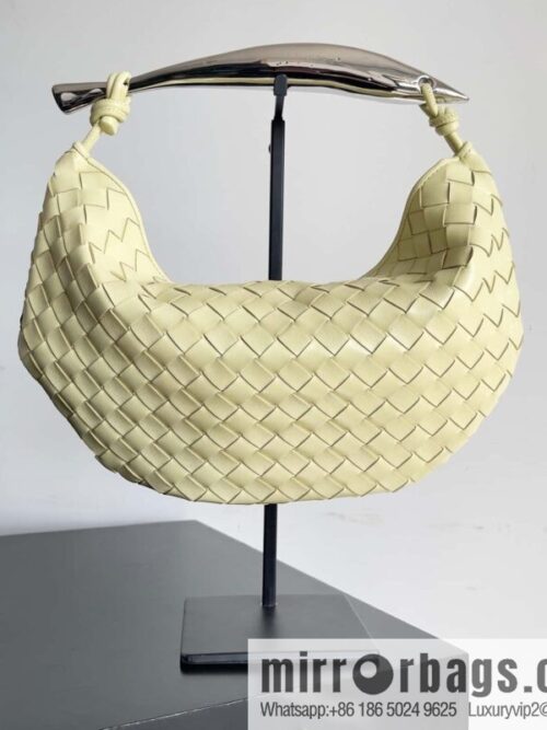 IMG_1043-800x800p0aiq54bk5564056_20250719014005.jpg BottegaVeneta2023 new model, Bottega Veneta Bv spring and summer new mini sardines SARDINE model number: 716082 large