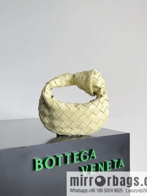 IMG_1052-800x800lg5dxmrsty164044_20250719013957.jpg BV super mini JODIE tote bag dumpling bag, woven knotted bag, model number: 730828.