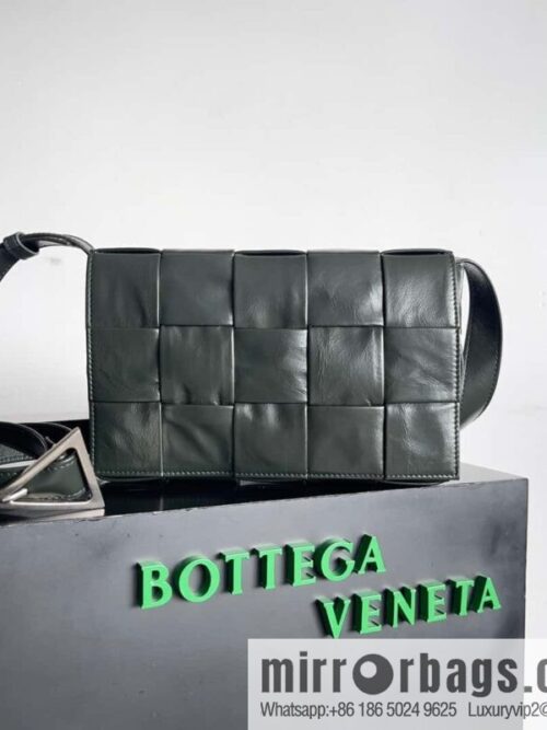 IMG_1136-800x800zo10jxn40gk63939_20250719013857.jpg Top end: Bottega Veneta Cassette/Pillow bag Model: 667298