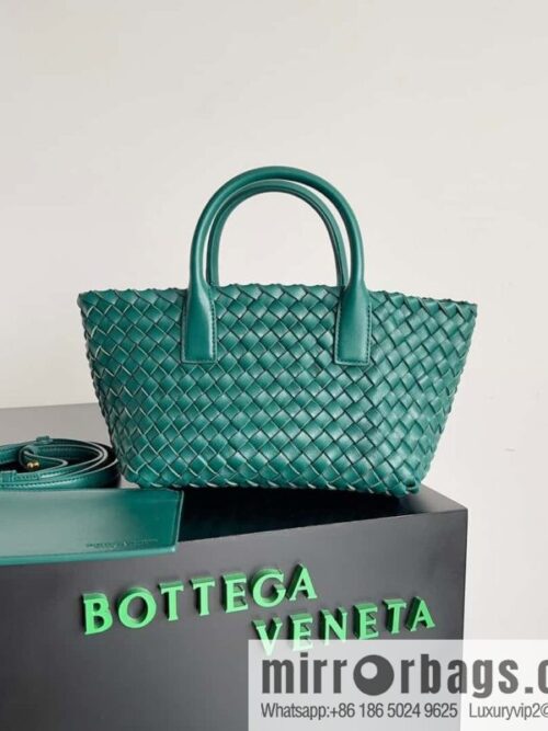 IMG_1217-800x800q2byscmeuzy63840_20250719013751.jpg BV Mini Cabat limited edition mini vegetable basket model number: 709464