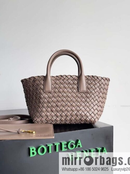 IMG_1235-800x8004cepusny1i263818_20250719013738.jpg BV Mini Cabat limited edition mini vegetable basket model number: 709464