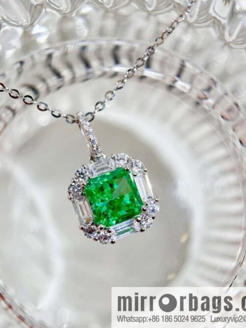 IMG_1256-800x800rwp2sspklsk90807_20250702001442.jpg ❗️New ❗️ square green diamond necklace, original single level handmade, engraved with complete 925 sterling silver material electroplated k gold