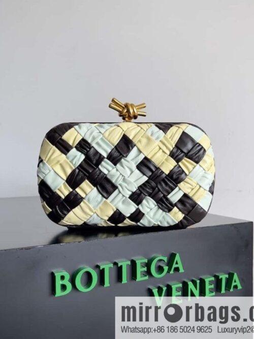 IMG_1335-800x800oaoemjf3ozw63689_20250719013623.jpg Bottega Veneta BV Knot | minaudiere: 717622