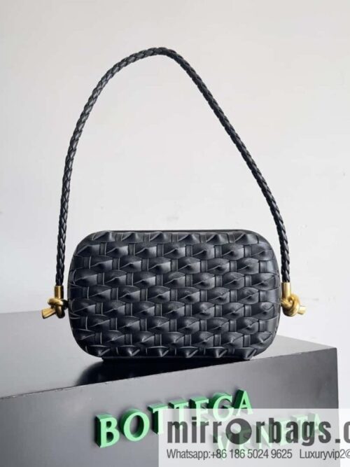 IMG_1362-800x800xcmmlh1ypmw63656_20250719013603.jpg BottegaVeneta BV Knot | minaudiere: 717623 black