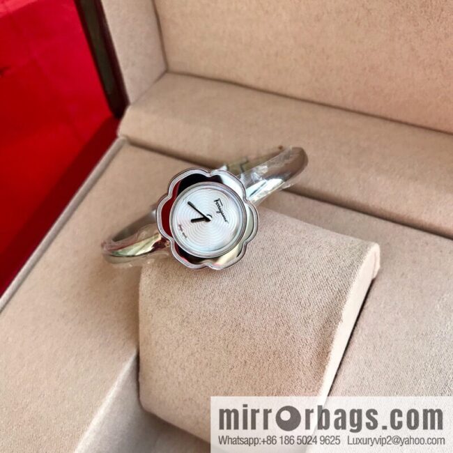 🎉🎉New counters are updated simultaneously! Ferragamo Salvatore Ladies Watch Flower Shape 26mm Sapphire Glass Swiss Quartz Movement