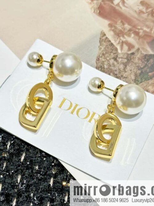 IMG_1775-800x800zeas0ey0wrc128912_20250702210126.jpg New ☑️ Dior gold size pearl CD letter stud earrings
