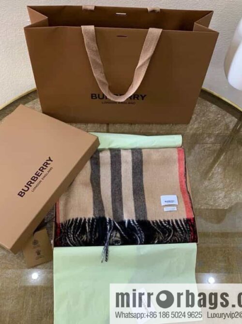 IMG_1976-800x800go1y41ax3w483083_20250701202919.jpg Burberry simple vertical color matching cashmere towel