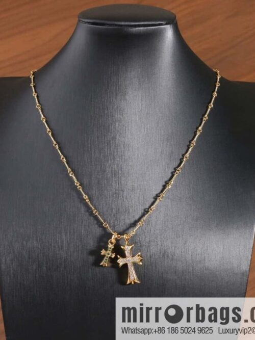 IMG_2041-800x800es1z2hsztr1139684_20250705012412.jpg ☀New Crowe Heart Green Diamond Double Cross Necklace ☀