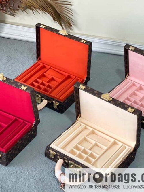 IMG_2275-800x8003gj53pd1k5s61470_20250719010748.jpg M20076 Apricot Monogram Jewelry Box