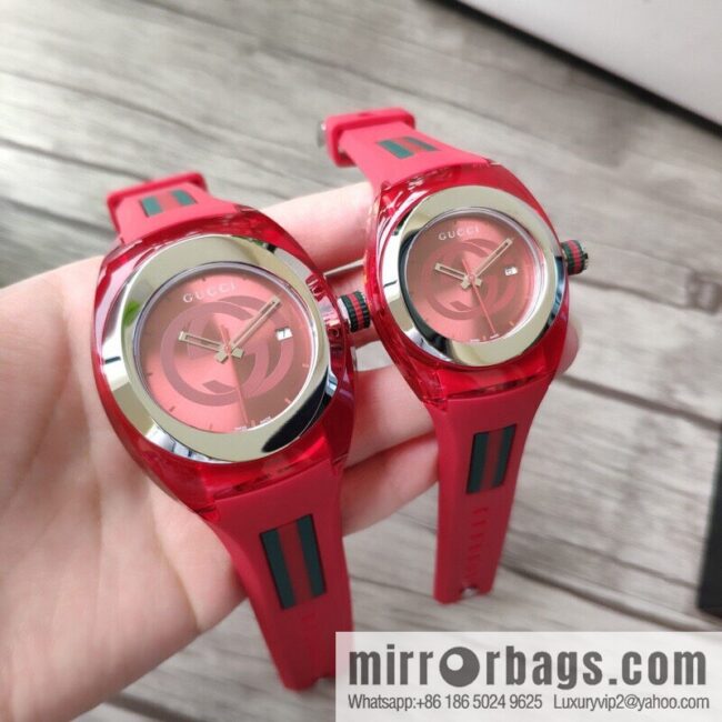 Gucci SYNC couple transparent quartz watch
