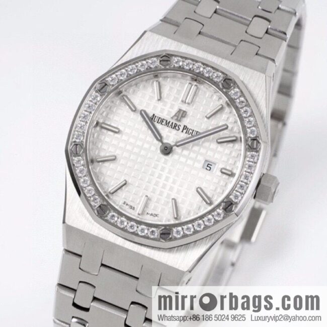 IMG_26310-800x8001hlg1bhsm0c107472_20250702070337.jpg Audemars Piguet AP Royal Oak Quartz Women\'s Model 67651ST. ZZ.1261ST.01 Diameter 33mm