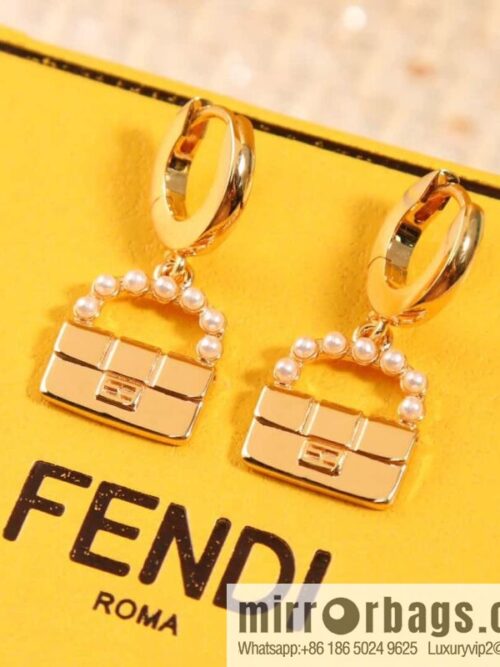 IMG_2650-800x800zdolllaphcg139488_20250705011753.jpg ☀New FENDI Fendi pearl bag stud earrings ☀