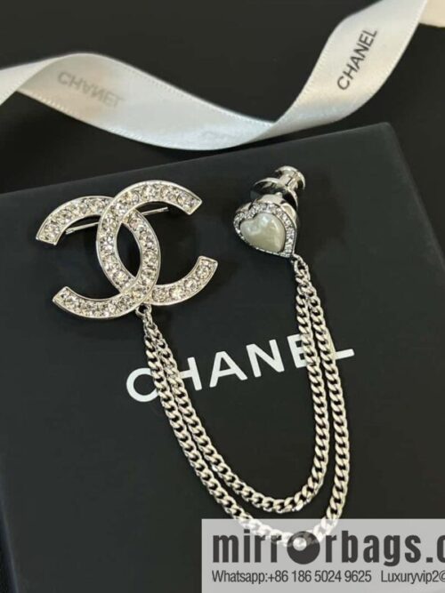 IMG_2846-800x800kjxdnhopjfz148378_20250705070512.jpg New ☑️ Chanel double c fringed love peach heart brooch