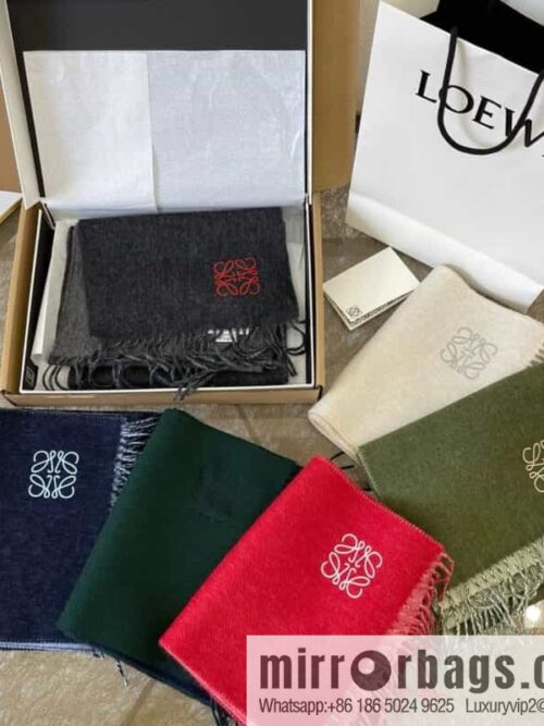 IMG_2884-800x8004to4v2ona2t92875_20250702011549.jpg LOEWE Luo Yiwei cashmere men\'s and women\'s same scarf