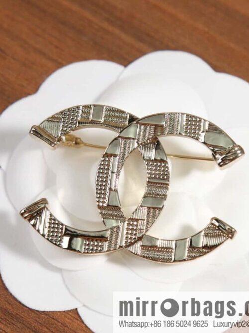 IMG_2960-800x800lelxvqdi2ah136288_20250704223350.jpg ☀️New ☑️ Chanel Double C Rhombus Brooch ☀️