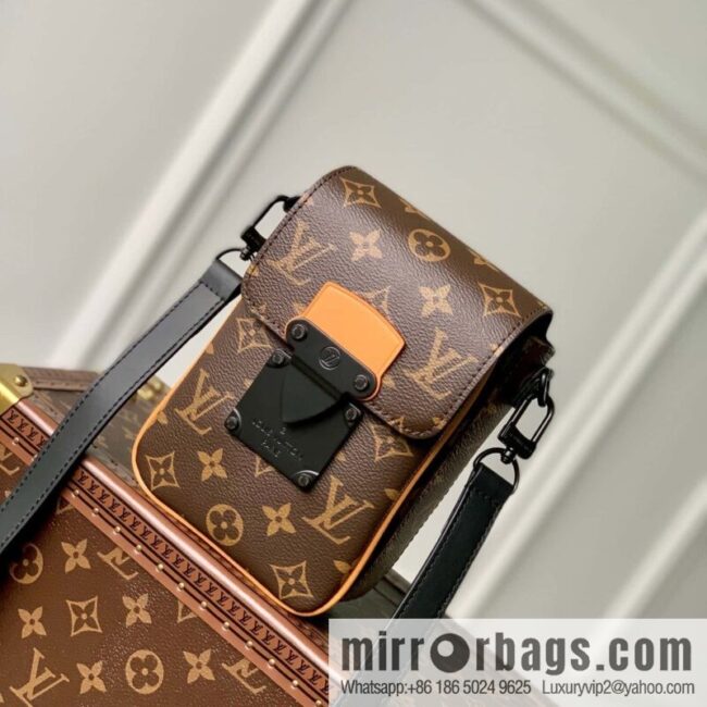 IMG_3150-800x800tgwg4w1nacx59835_20250719004524.jpg M81522 S-LOCK VERTICAL mini handbag