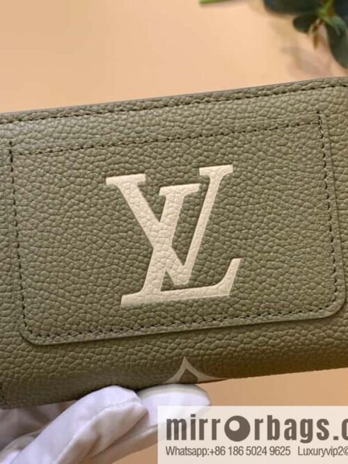 IMG_3371-800x800m0xbw4cynfk59599_20250719004239.jpg LV M82370 Cléa Wallet