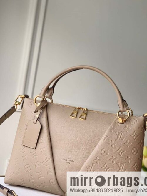 IMG_3523-800x800rvmu14vrfk059421_20250719004025.jpg M44422 VTOTE medium handbag