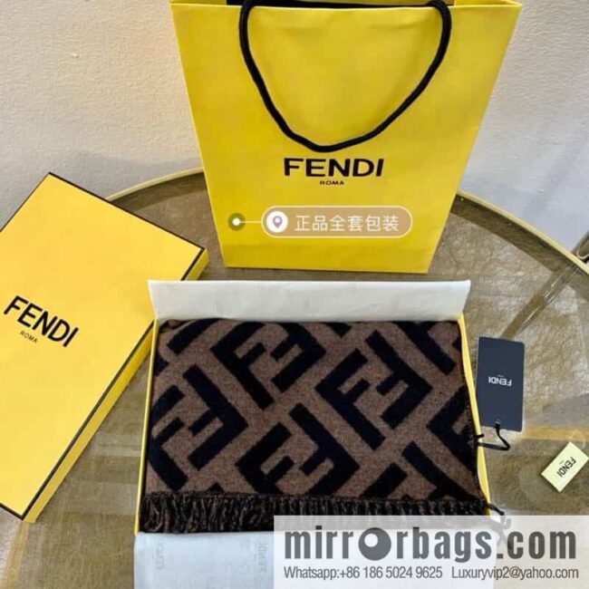 FENDI 2020 new triangular double-sided presbyopia shawl FXT261A8RVF0QE1