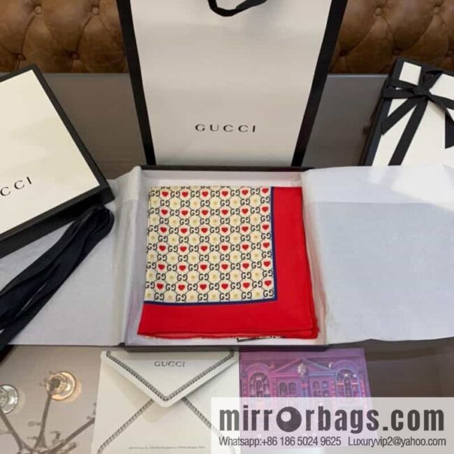 GUCCI Gucci Double G Letter Interwoven Pattern 100% Silk Scarf