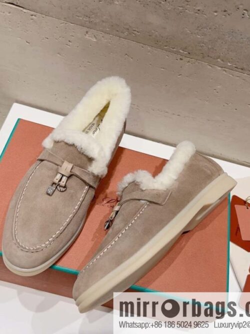 IMG_3826-800x8000ttlh1tvktx152835_20250705101229.jpg 🐰🐰Loro Pian * Classic popular LP top version, British tassel flat-bottomed fluffy loafers