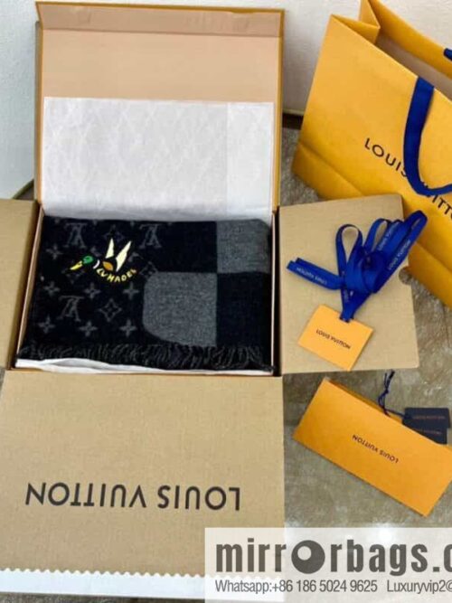 IMG_3847-800x800ohorur5lk4q92765_20250702011225.jpg LV Louis Vuitton NIGO joint duck embroidered scarf MP2701