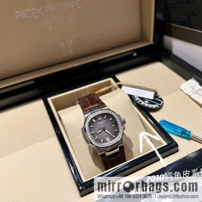 IMG_43130-800x8002wbkmif3hun105802_20250702063512.jpg Batafile Nautilus 7010R Swiss Quartz Crocodile Leather