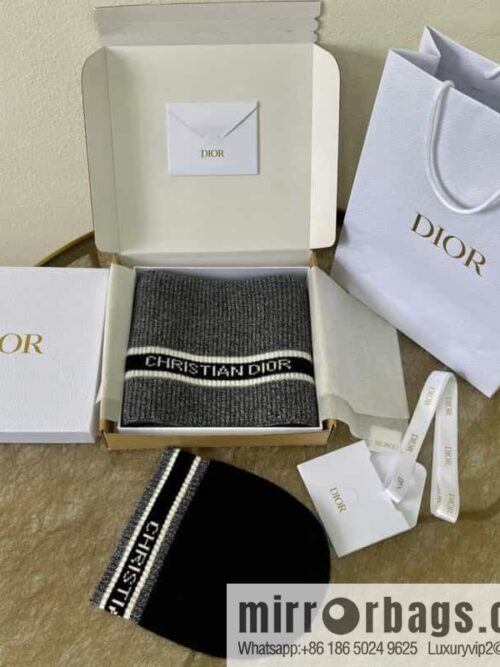 IMG_4351-800x800edst3s2tbjm92732_20250702011112.jpg (Set) Dior Black Grey • D-White Scarf 05DWI314I007_C540