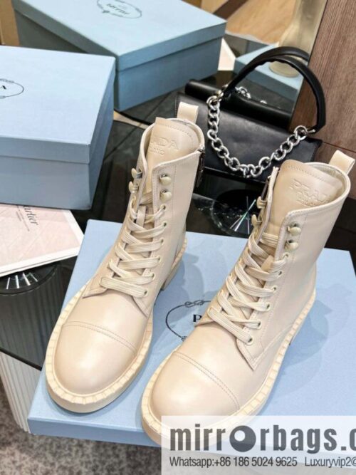IMG_4856-800x800d4uerprjpni148099_20250705065501.jpg 🐰🐰Top 🔝 2022SSS launched Prada boots series 🌲🌲 1 💥 PRADA early autumn and winter catwalk Internet celebrity with the same style