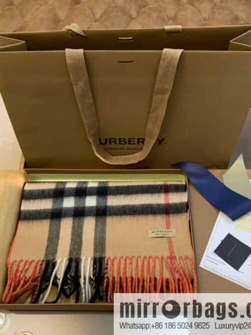 IMG_4954-800x800zfvrdjwq0zh113233_20250702113534.jpg Burberry Burberry Scottish Worsted Cashmere Scarf