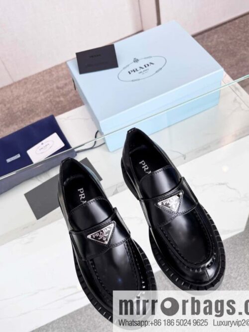 IMG_4962-800x800okhdputz0lf147992_20250705065114.jpg 🐰🐰PRADA ² ² ² 3 Prada spring and summer new products Qiao Xin, Cheng Xiao, Liu Lingzi same round head triangular buckle (Mary Jane single shoes) loafers