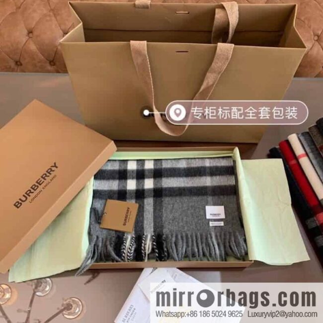 IMG_5011-800x800ijwexl5jq3r113178_20250702113411.jpg Burberry Classic Plaid 100% Cashmere Scarf