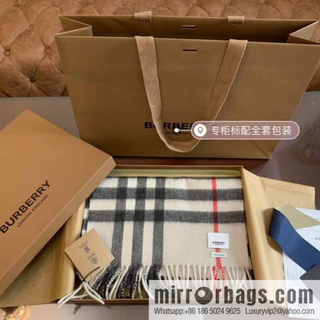 IMG_5065-800x800ii4em14acv4113184_20250702113418.jpg Burberry Classic Plaid 100% Cashmere Scarf