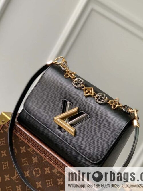 IMG_5244-800x800ypekk2drpbb57369_20250719001441.jpg M22774 TWIST medium handbag