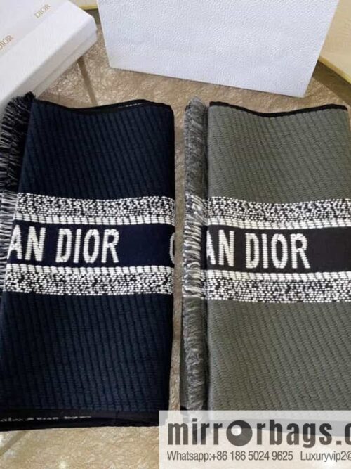 IMG_53050-800x800scoqmykvlnd92665_20250702010839.jpg Dior Dior \"CHRISTIAN DIOR\" logo strip pattern college style double-sided scarf 14CDO301I985_C540