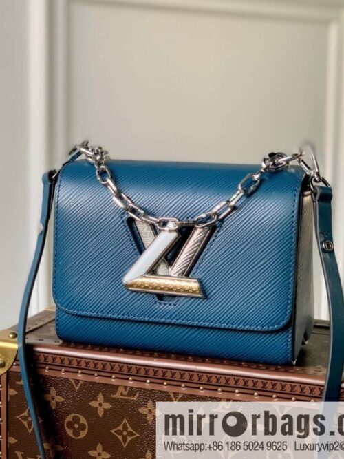 IMG_5371-800x800l2n2yfz4vg458625_20250719003224.jpg M21033 TWIST Small Handbag