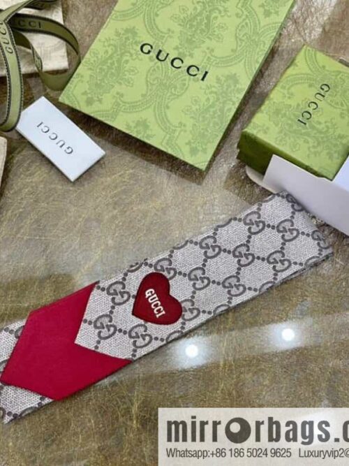 IMG_5490-800x800voosftdweoi103524_20250702053542.jpg GUCCI Gucci 100% silk Valentine\'s Day limited edition love ribbon