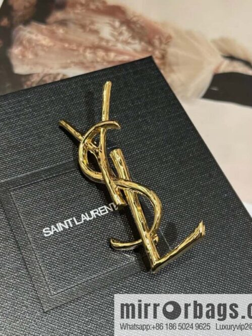 IMG_5547-800x800u5hfocsiskx120536_20250702151023.jpg Saint Laurent Gold YSL Brooch